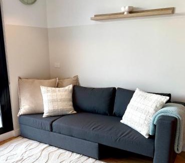 Doncaster Apartment | Modern 2 Bed 2 Bath Apartment with Parking opposite Westfield Doncaster