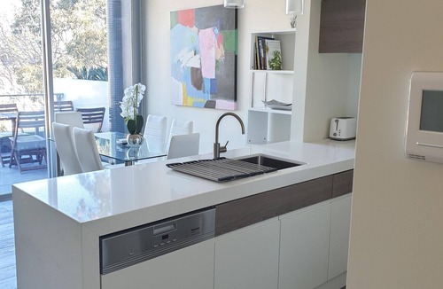 Point Frederick Apartment | Modern 2b2b apartmemt. close to water front