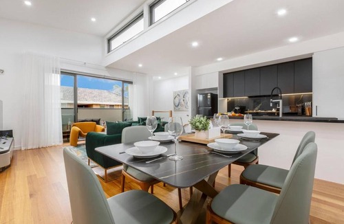 Williamstown North House | Modern 3BR Opposite Heritage Train Museum