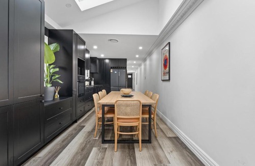 Glebe Apartment | Modern 3BR with Alfresco dining & Garage