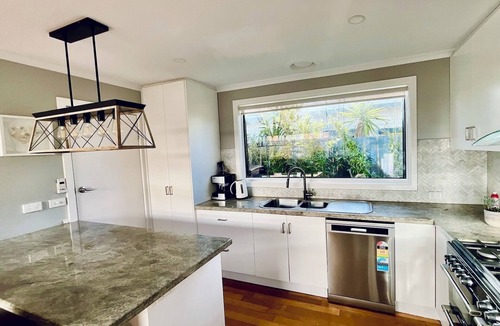 Edithvale House | Modern 4BR Beachfront Home, incredible views.