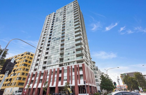 Zetland Apartment | Modern and Bright 3BR Executive Apartment in Zetland with Views