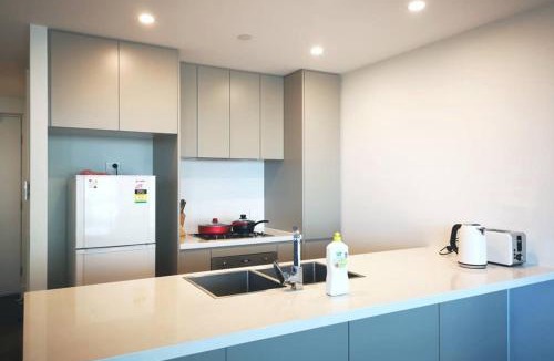 Sydney Olympic Park Apartment | Modern apartment+office w Parking @ Olympic Park