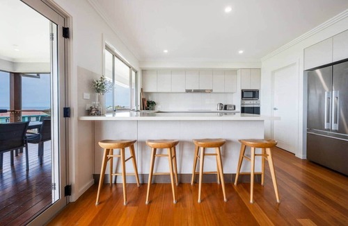 Minnie Water House | Modern beach house w/panoramic ocean views. Family-friendly.