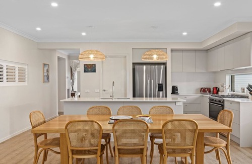 St Leonards House | Modern Coastal Retreat Close to the St Leonards Foreshore