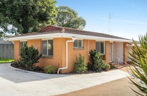 Centenary Heights Apartment | Modern Comfort in Quiet Neighbourhood!