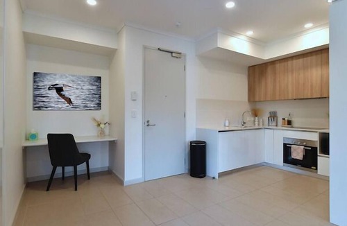 Rockingham Apartment | Modern & Convenience meets Capri on Flinders