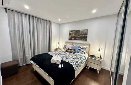 Denman Prospect Apartment | Modern & Designer Home. Private Entrance & Patio