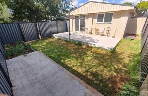 South Toowoomba House | Modern Detached Studio - close to St Vincent Hospital & city & Gabbinbar