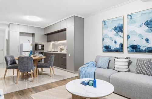 West End Apartment | Modern Luxe Urban Comfort in Central Green Heart