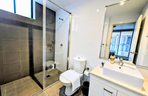 Redfern Apartment | Modern Redfern apartment close to all amenities!