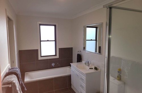 Dalby Apartment | Modern self-contained 2 bedroom 2 bathroom apartment