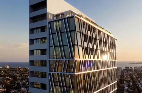 South Melbourne Apartment | Modern South Melbourne Retreat with Skyline Views