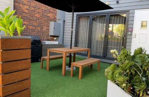 Launceston CBD Apartment | Modern, spacious CBD Apartment across from City Park