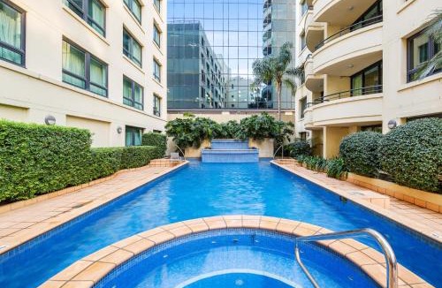 Parramatta Apartment | Modern Studio in Parramatta Pool AC Workspace