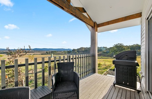 Lovedale Apartment | Molly Morgan Vineyard Villa Semillon Weekend Getaway for Two