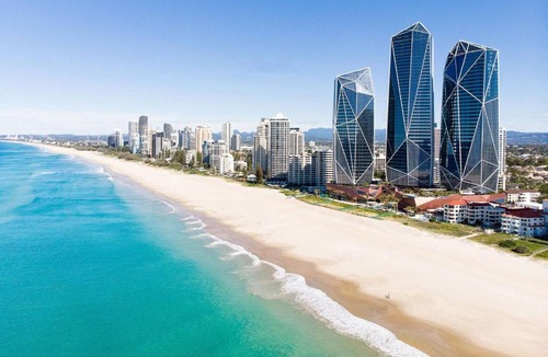 Surfers Paradise Apartment | Monaco Escape - Seaside Stay near Dining and Nightlife