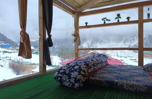 Kullu Bed & Breakfast | Monk Hut