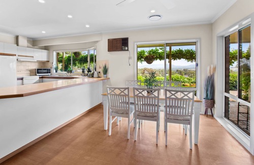 Mansfield House | Monkey Gully Retreat - Summer & Winter Getaway