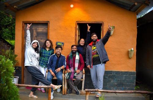 Bir Hostel | Monkey Mud House and Glamps, Bir