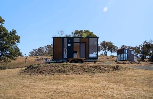 Ararat House | Montara Views 4 by Tiny Away