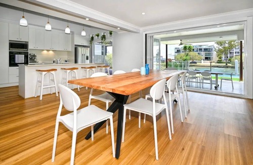 Mooloolaba House | Mooloolaba Escape/Waterfront Luxury Living