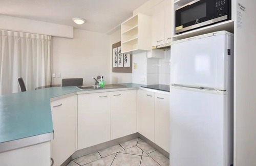 Mooloolaba Resort | Mooloolaba Perfect - beach, wharf, dining ZE2