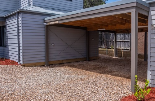 Mount Martha Apartment | Moon Pot at Waters Edge