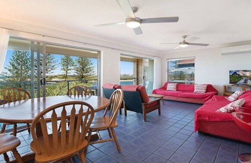 Caloundra Apartment | Moondara Unit 5, Bulcock Beach QLD