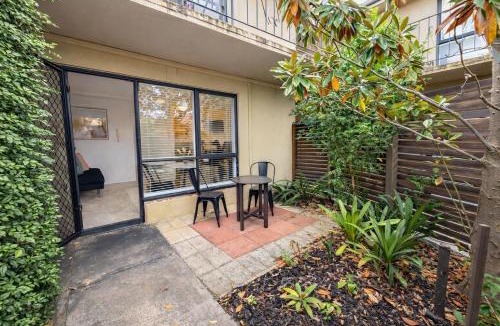 Carnegie Apartment | Moonya Courtyard
