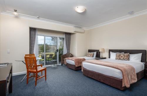 Armidale Hotel | Moore Park Inn