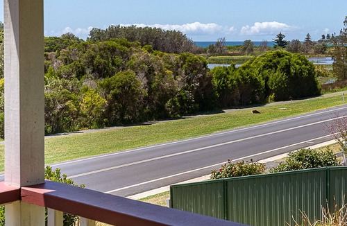 Bermagui House | Moorhead Beach Cottage - Wallaga Lake Rd 60