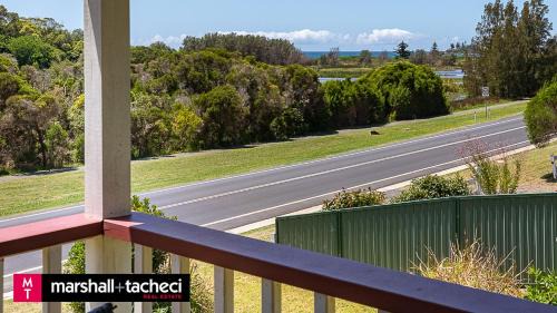 Bermagui House | Moorhead Beach Cottage - Wallaga Lake Rd 60