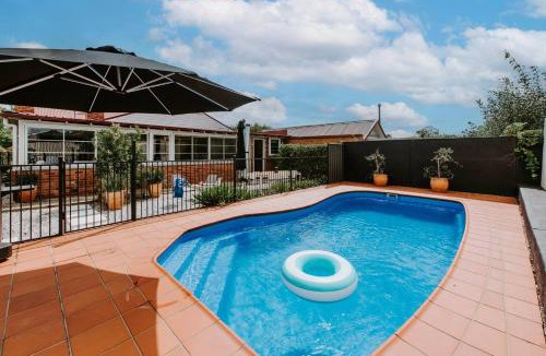 Central Mudgee House | Mortimer Cottage - A Pool Oasis in Heart of Mudgee