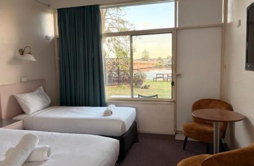 Moruya Hotel | Moruya Waterfront Hotel Motel