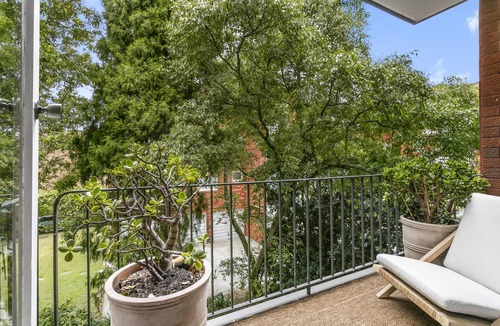 Mosman Apartment | Mosman - BOT04 - Botanic Road - Stylish 1BR Steps from Balmoral Beach Mosman Village
