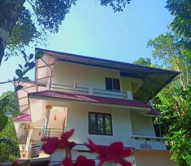 Pirmed House | Mount Spring Valley Homestay