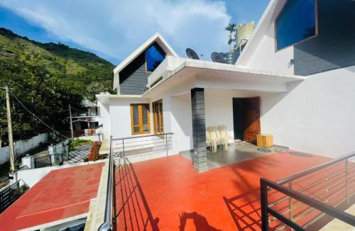 Kumily House | Mountain View Budget Villa Thekkady
