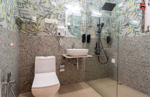 Gunehr Hostel | Moustache Hostel Bir