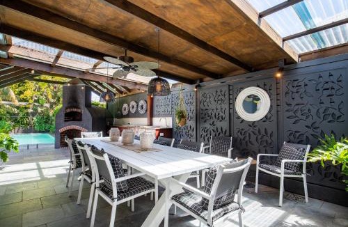 Berry House | Mulberry House - Pet Friendly with Swimming Pool