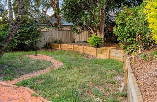 Corlette House | Mulloway Pet-Friendly Getaway