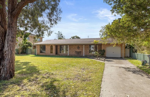 Vincentia House | Mum's Beach House by Experience Jervis Bay