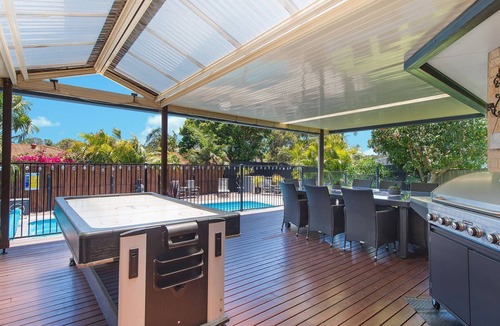 Lake Cathie House | Nama Stay - 4 bedroom holiday home with pool