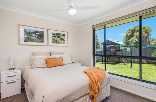 Lake Cathie House | Nama Stay - 4 bedroom holiday home with pool