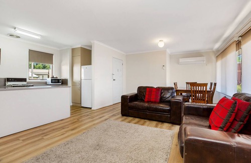 Bendigo Hotel | National Hotel Complex and Bendigo Central Apartments