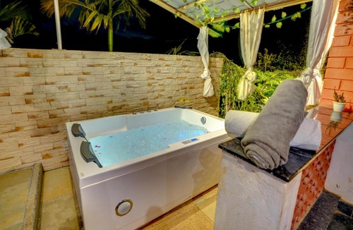 Denkanikota Villa | Nature Escape Pool Jacuzzi BBQ 1hr E-city