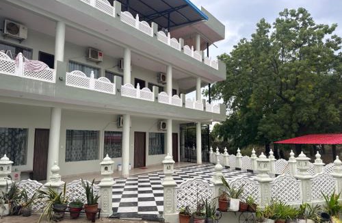 Ujjain House | Neem Tree Farm Stay
