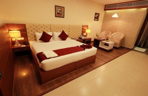 Thalassery Hotel | Nesma Palace