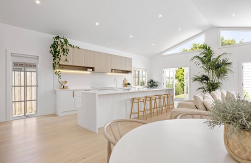Rosebud House | NESTE on 5th - Beachside luxury in the heart of Rosebud