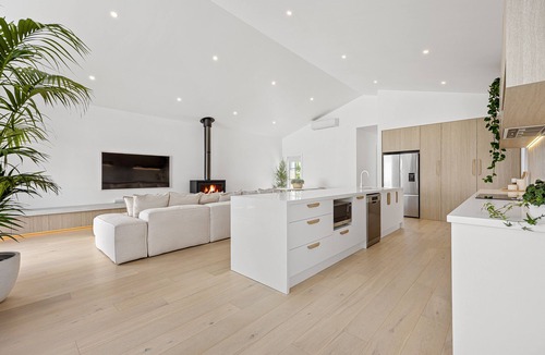Rosebud House | NESTE on 5th - Beachside luxury in the heart of Rosebud